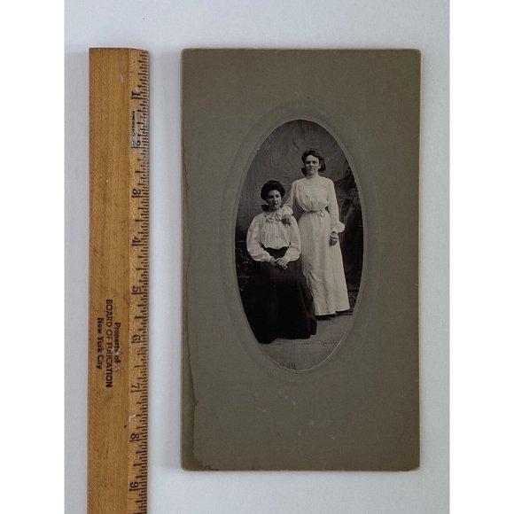 c1900 Cabinet Card 2 Young Women Belt Watch Oval Portrait Studio Photo - Picture 4 of 5